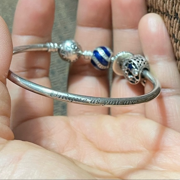 Pandora Limited Edition Unique as you are Snowflake Bangle Bracelet w/ 3 Charms - Picture 9 of 16